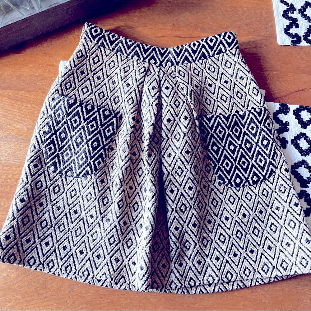 Anthropologie Lauren Moffatt Geometric Black Tan Tweed Retro Skirt size 2